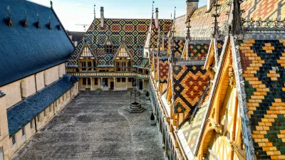 Hôtel-Dieu des Hospices de Beaune à visiter avec le Pass Patrimoine © AG LC