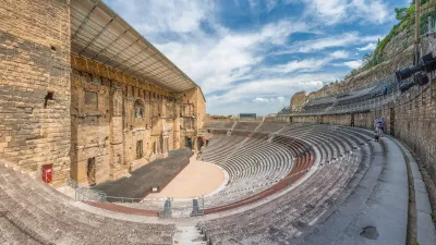 Visitez le Théâtre Antique d'Orange, dans le Vaucluse avec le Pass Patrimoine. ©Benh LIEU SONG (Flickr), CC BY-SA 2.0